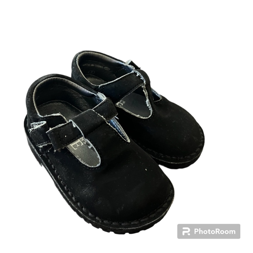 ◼️CHILDREN’S PLACE: Baby girl size 3, black t-strap shoes w/velcros, preowned◼️